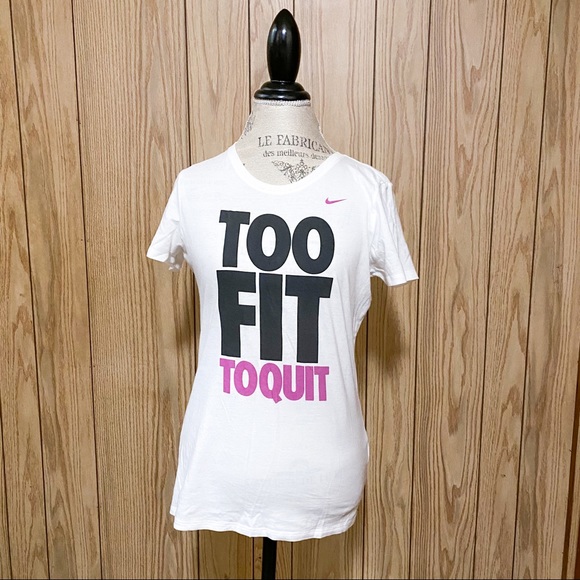 ⭐️Nike Shirt in White Medium size Short Sleeve - Picture 6 of 6